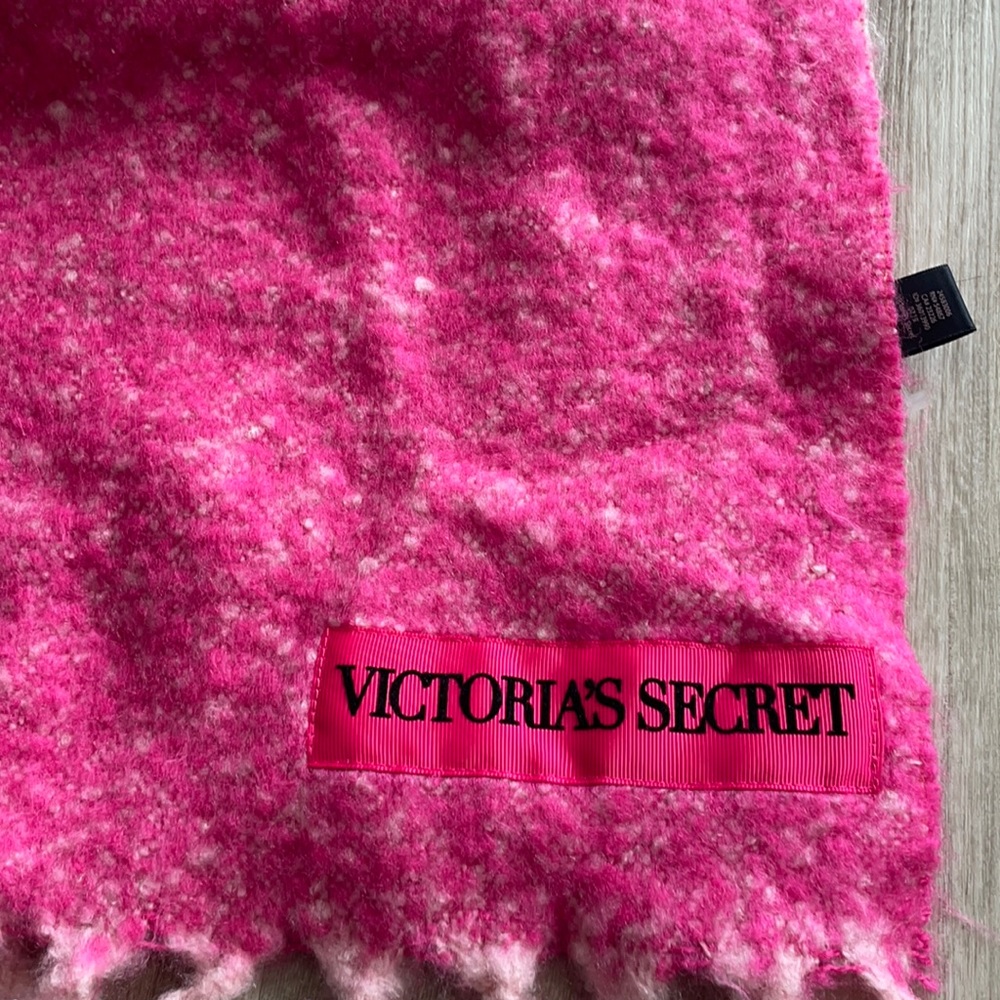 Victoria’s Secret scarf